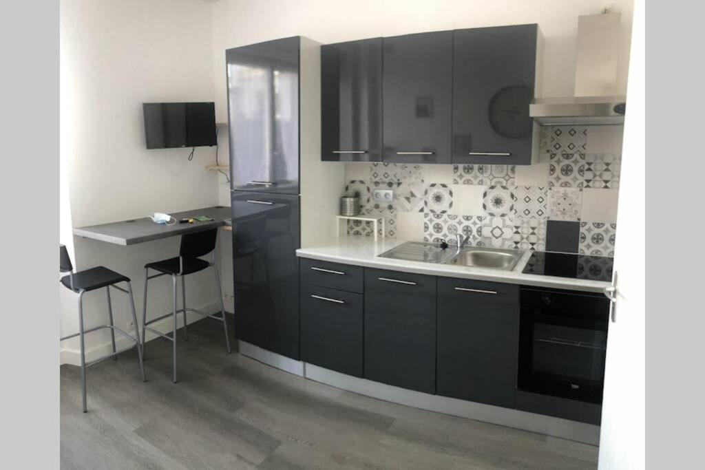 Yannadal/Studio Cosy Avec Vraie Cuisine A Recouvrance/ Proche Tram/Bus Et Proximite Avec L'Arsenal Apartment Brest Ngoại thất bức ảnh