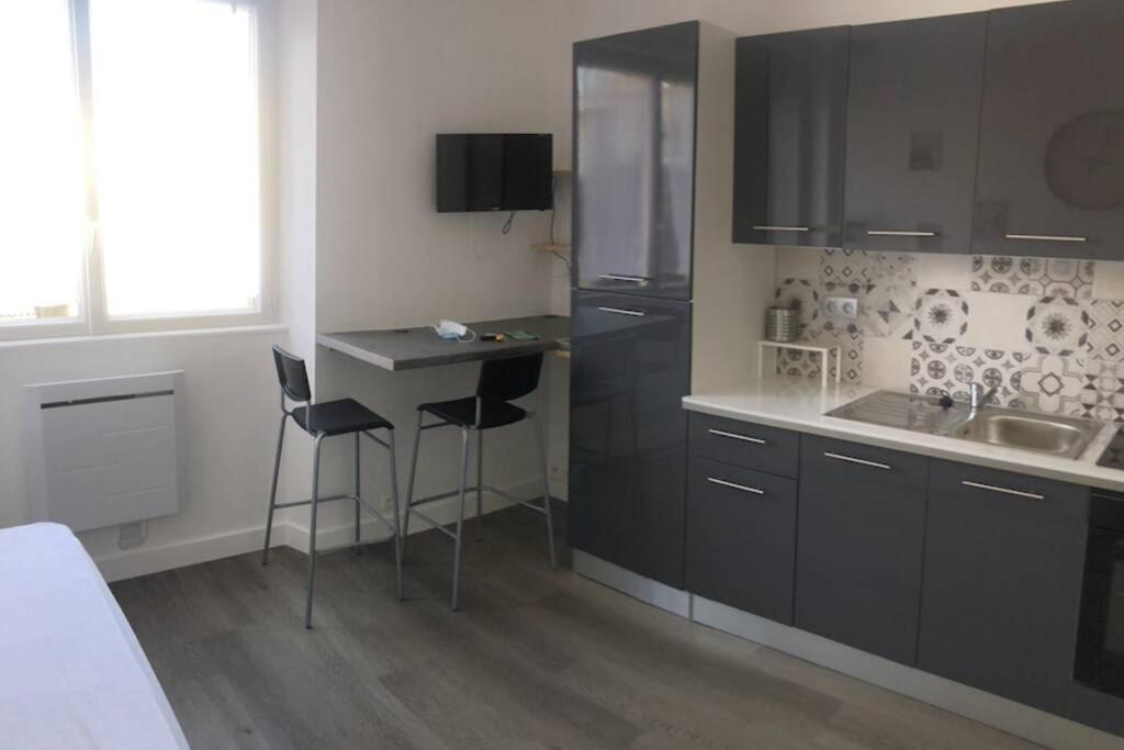 Yannadal/Studio Cosy Avec Vraie Cuisine A Recouvrance/ Proche Tram/Bus Et Proximite Avec L'Arsenal Apartment Brest Ngoại thất bức ảnh